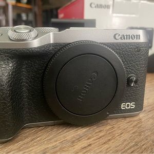SOLD Canon M6 Mark II